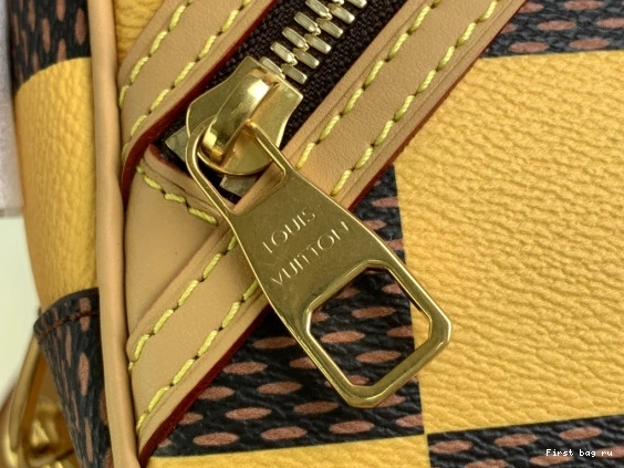 First bag ru Chess LOUIS VUITTON Messenger-24*24*8CM 0813